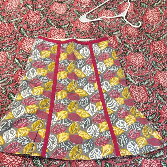 Colorful Leaf Patterned Boden Skirt - Picture 2 of 5